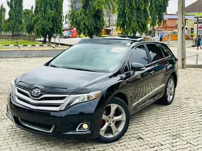 A picture of 5 Months Driven TOYOTA VENZA 2014 2015 XLE FULLEST OPTION