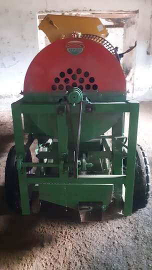 A picture of Combine harvester mashine