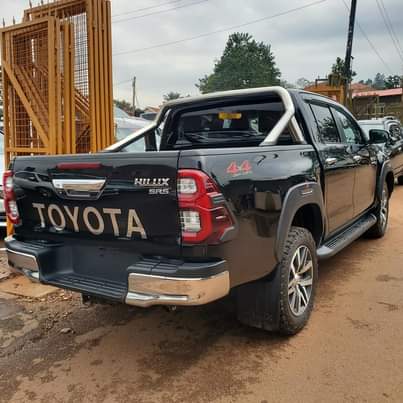 A picture of HILUX 2019 180M