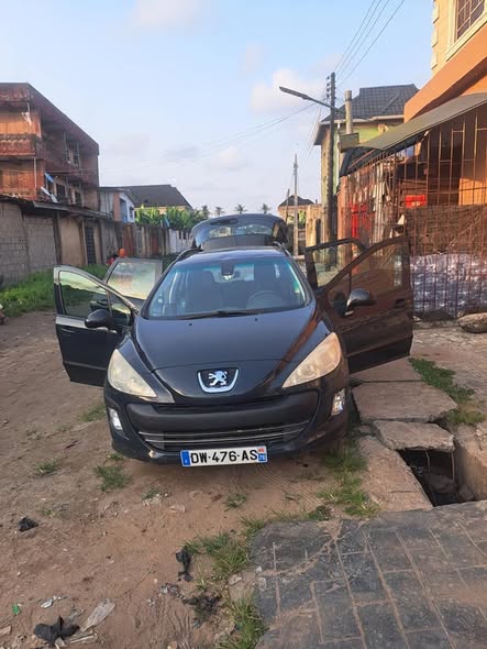 A picture of Direct Tokunbo 2011 Peugeot 308 manual drive