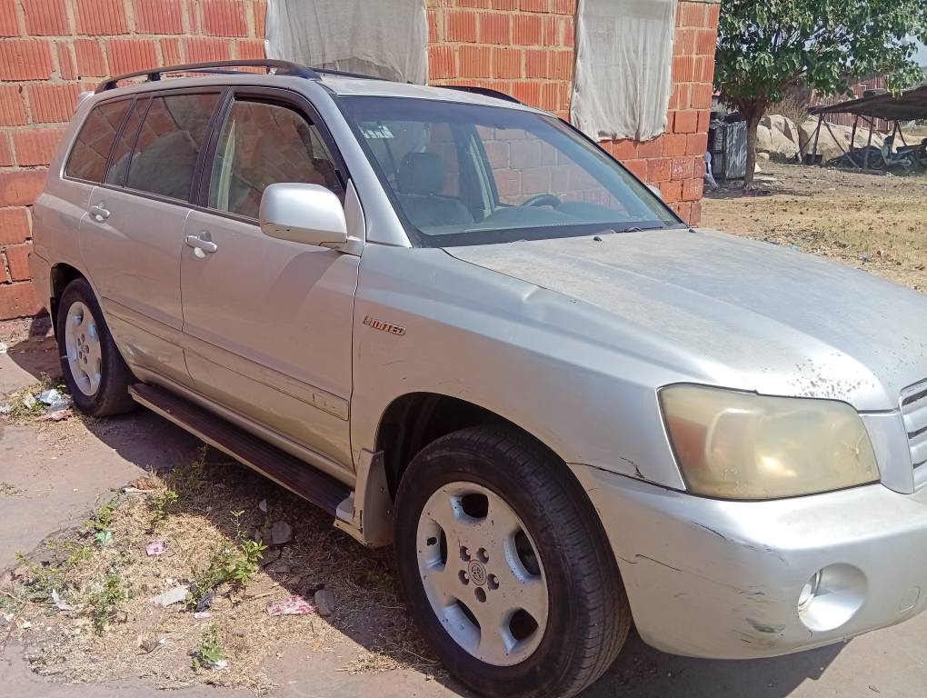 A picture of Toyota Highlander 2005