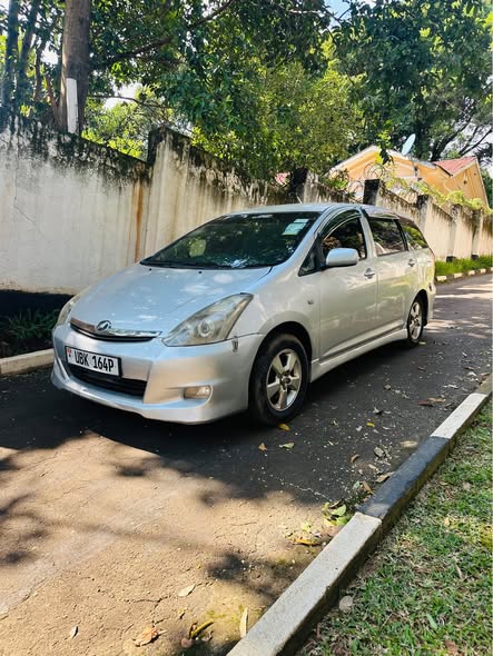 A picture of Toyota wish