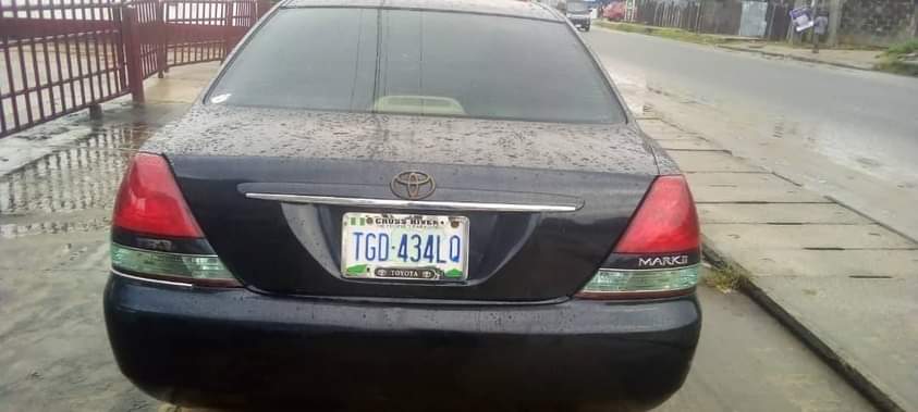 A picture of Lucky buyer Toyota mark ii Very very neat first body