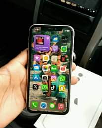 A picture of Iphone 11 plain