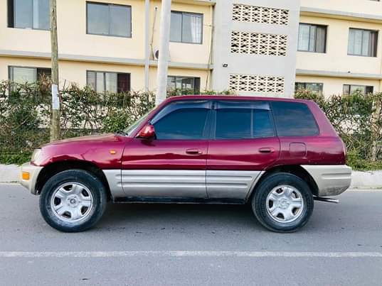 A picture of Price bei 8.9m Contact 0712827933 RAV4 L FOR SALE BTU