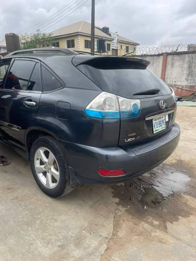 A picture of Neatly used rx330 05 first body iyana ipaja tommorow deal