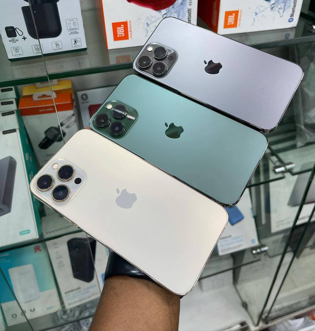A picture of K C SMARTPHONE AND ACCESSORIES 256757743705 256784759316