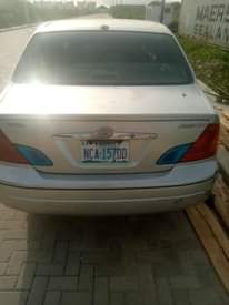 A picture of Toyota Avalon 03