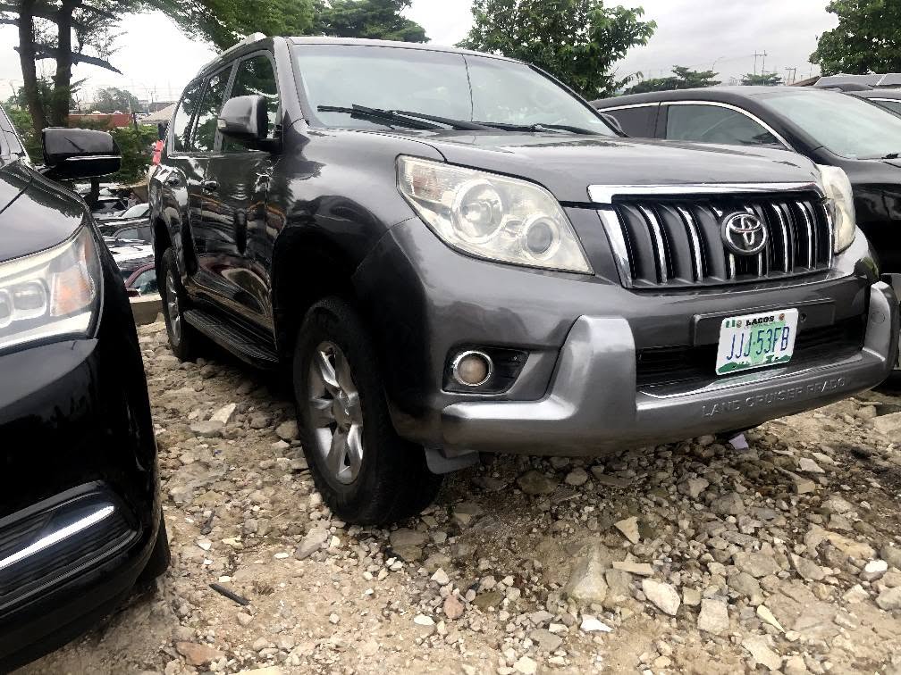 A picture of Toyota land cruiser Prado 2009