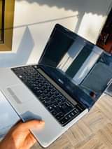 A picture of Dell inspirion 1440 very clean