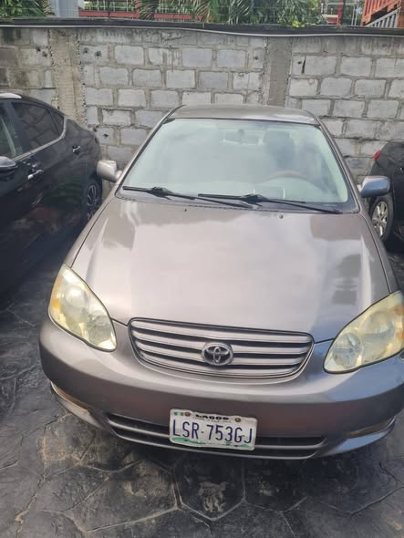 A picture of 2004 Toyota Corolla Clean First Body