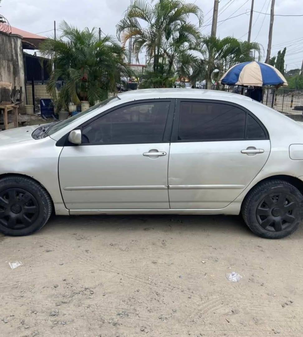 A picture of Toyota Camry Le 2004