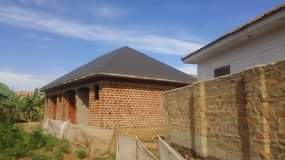 A picture of 3 double rooms on sale located in Kabuuma off salaama