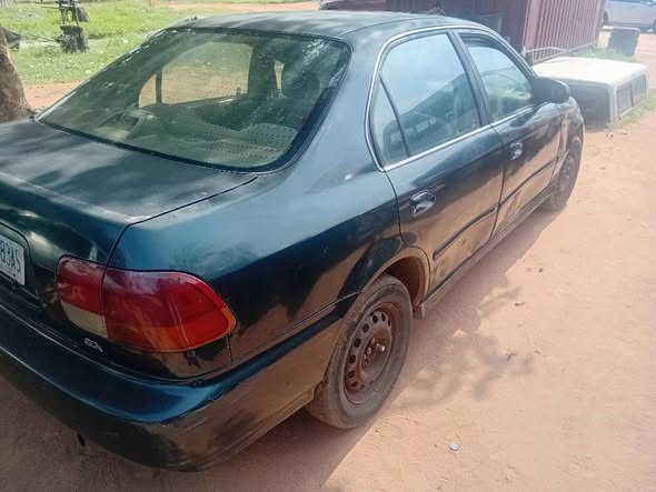 A picture of Honda civic 1998