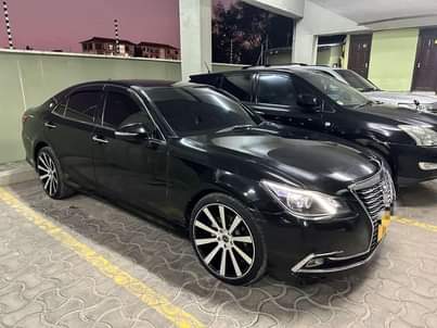 A picture of TOYOTA CROWN ROYAL ON SALE