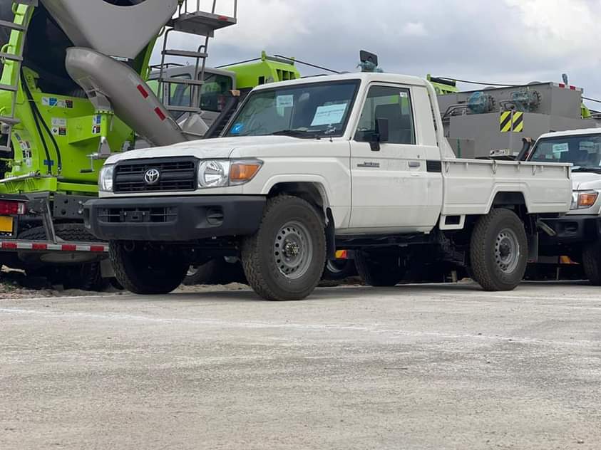 A picture of LANDCRUISER PICKUP