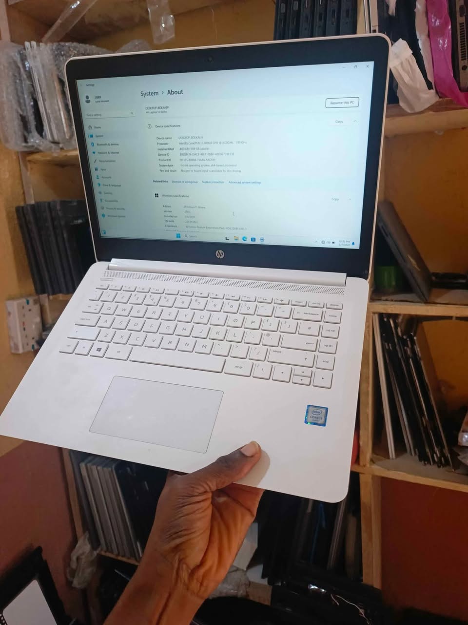 A picture of HP 14 bp0xx Core i3 6th Gen Processor 2.0Ghz Speed