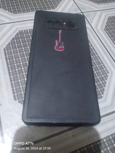 A picture of Samsung note 8