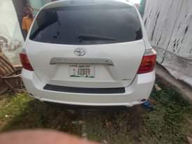 A picture of 2012 TOYOTA HIGHLANDER HIGHLANDER
