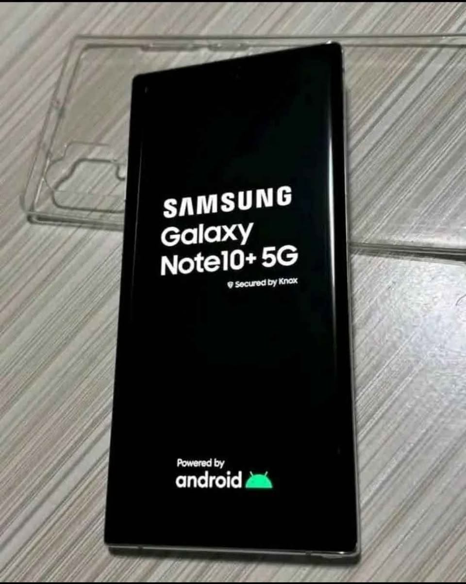 A picture of samsung note 10Pluss gb 256 ram 12 exchange na iphone
