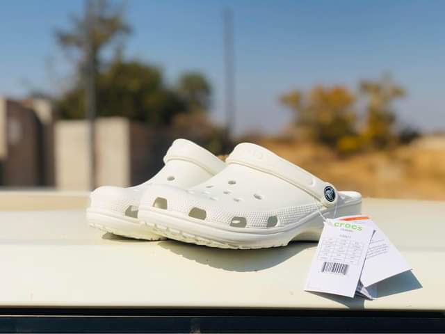 crocs