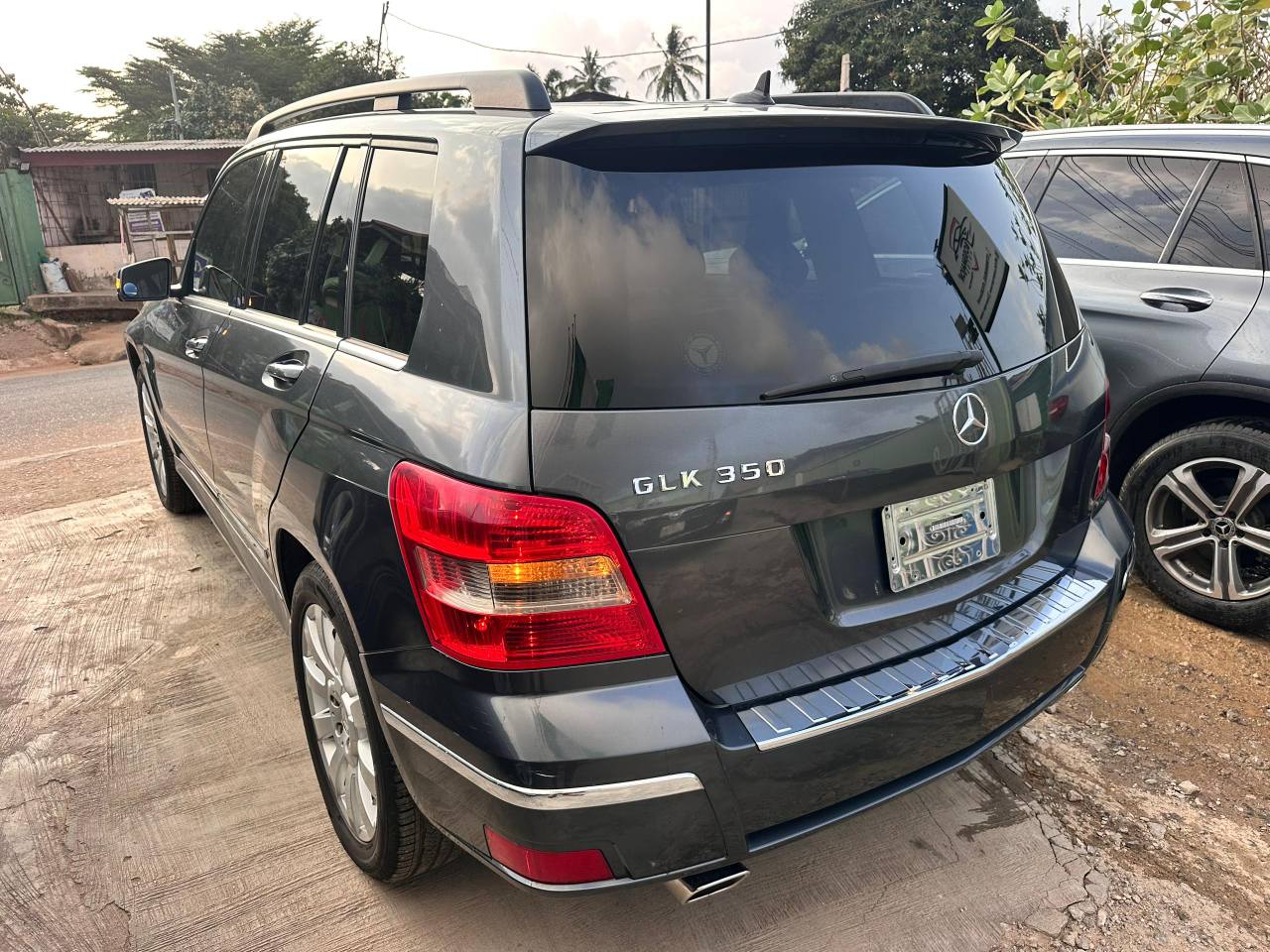 A picture of 2012 Mercedes Benz GLK350
