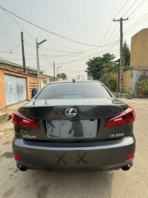 A picture of KINZZYAUTO S 08109018982 6 700 000... Refer and earn Barely