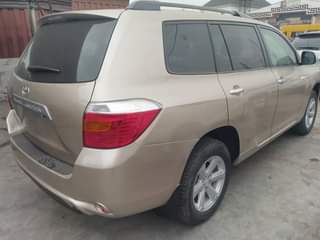 A picture of Classy Comfort Durable Exotic Toyota Highlander 08 09 limited edition