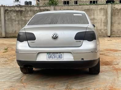 A picture of 4Plugs Volkswagen Passat FSI 2.0 Engine and Gear Ac chilling