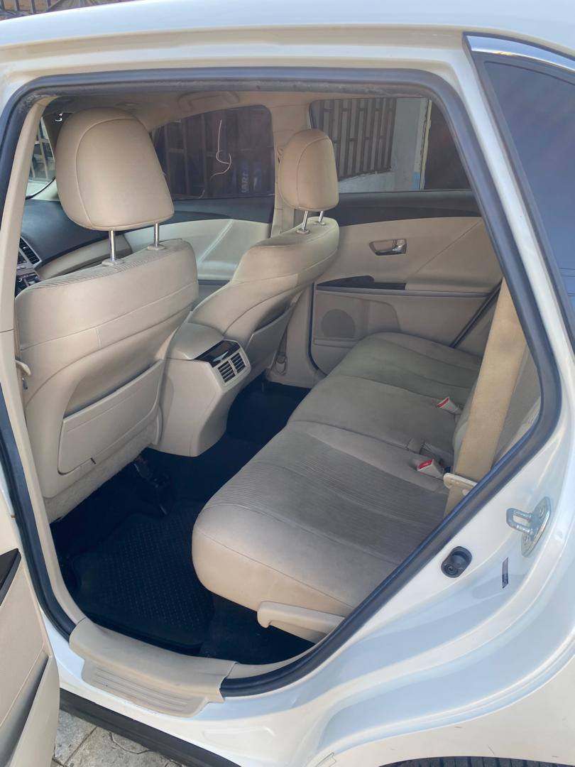 A picture of  foreign used tokunbo Toyota venza 2012 model. 15.7m