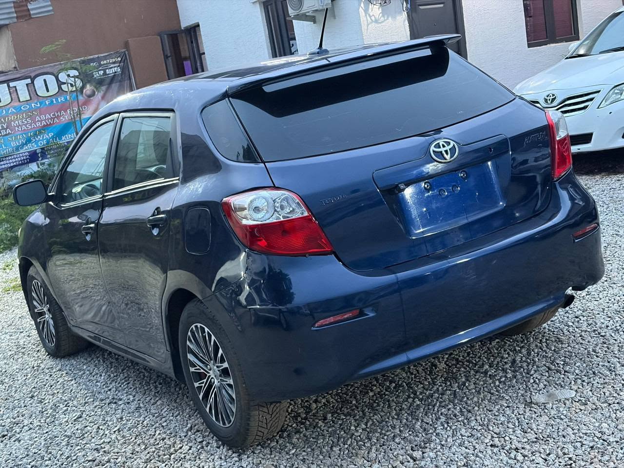A picture of Mad Distress alert Belgium grade Toyota Matrix 2009 model with