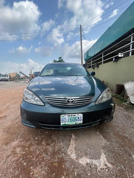 A picture of registered 2004 toyota camry for sale V6