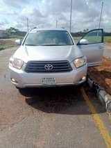 A picture of DISTRESS SALE 2010 Model Toyota Highlander Buy and drive nothing