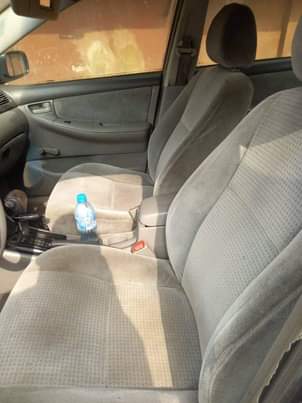 A picture of 2005 TOYOTA COROLLA SEDAN