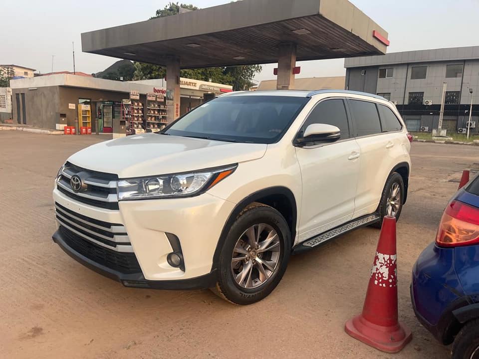 A picture of Registered 2015 Toyota Highlander XLE full option thumbstart 2020 entry