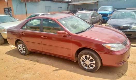 A picture of 2003 Toyota Camry