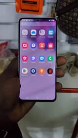 A picture of Samsung galaxy S20 plus