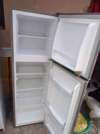 A picture of Delivery n free hisense lak 490k