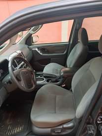 A picture of 2005 FORD ESCAPE