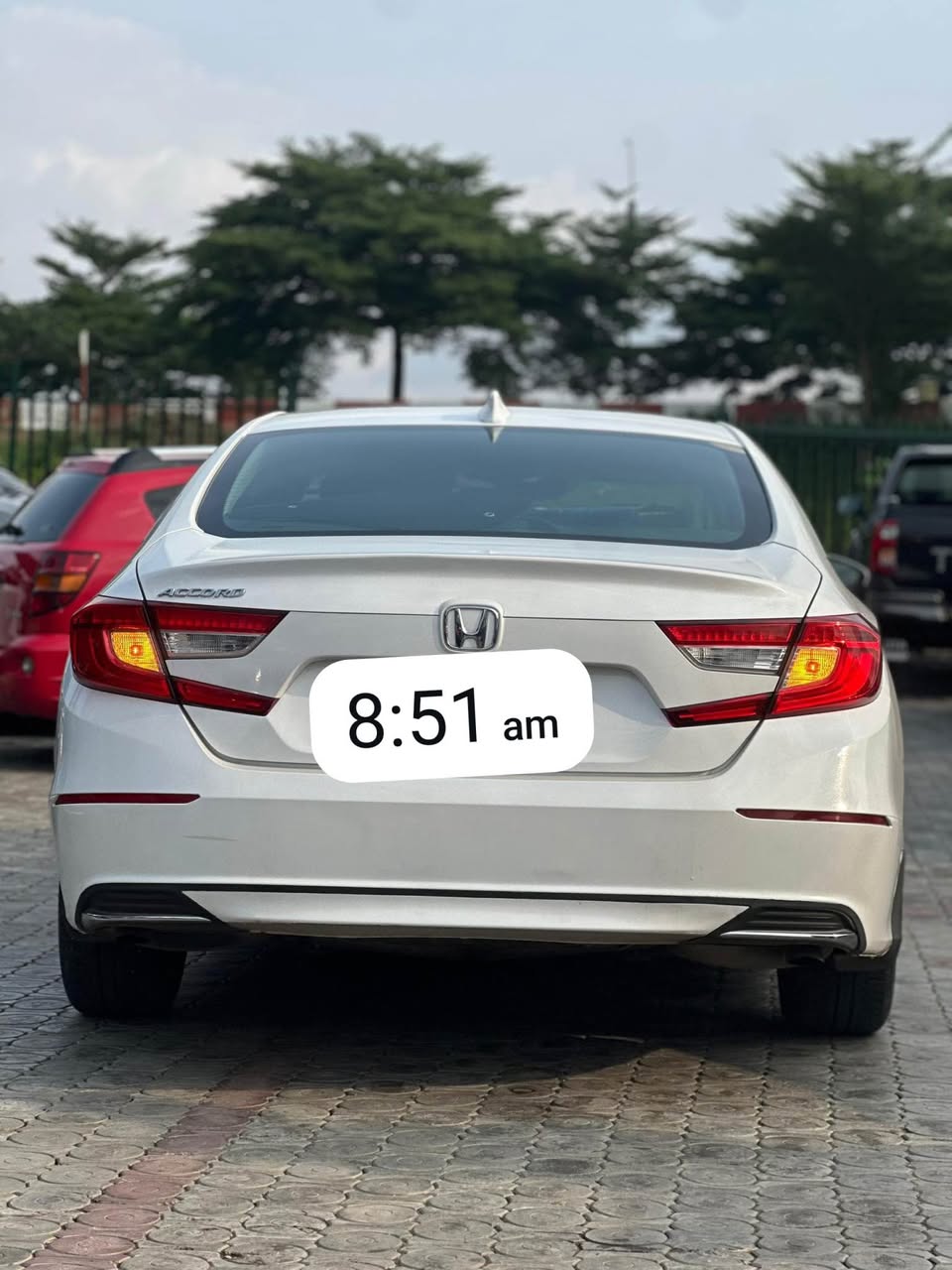 A picture of 2019 Honda Accord LX keyless accident free neat fabric seats