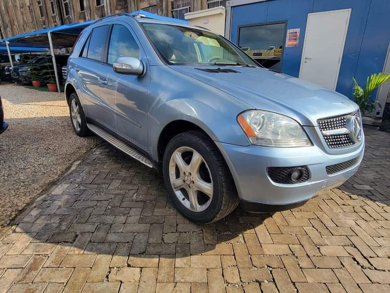 A picture of 07 Mercedes ML350 6Months used 7 9M ABUJA DEAL 08132662602