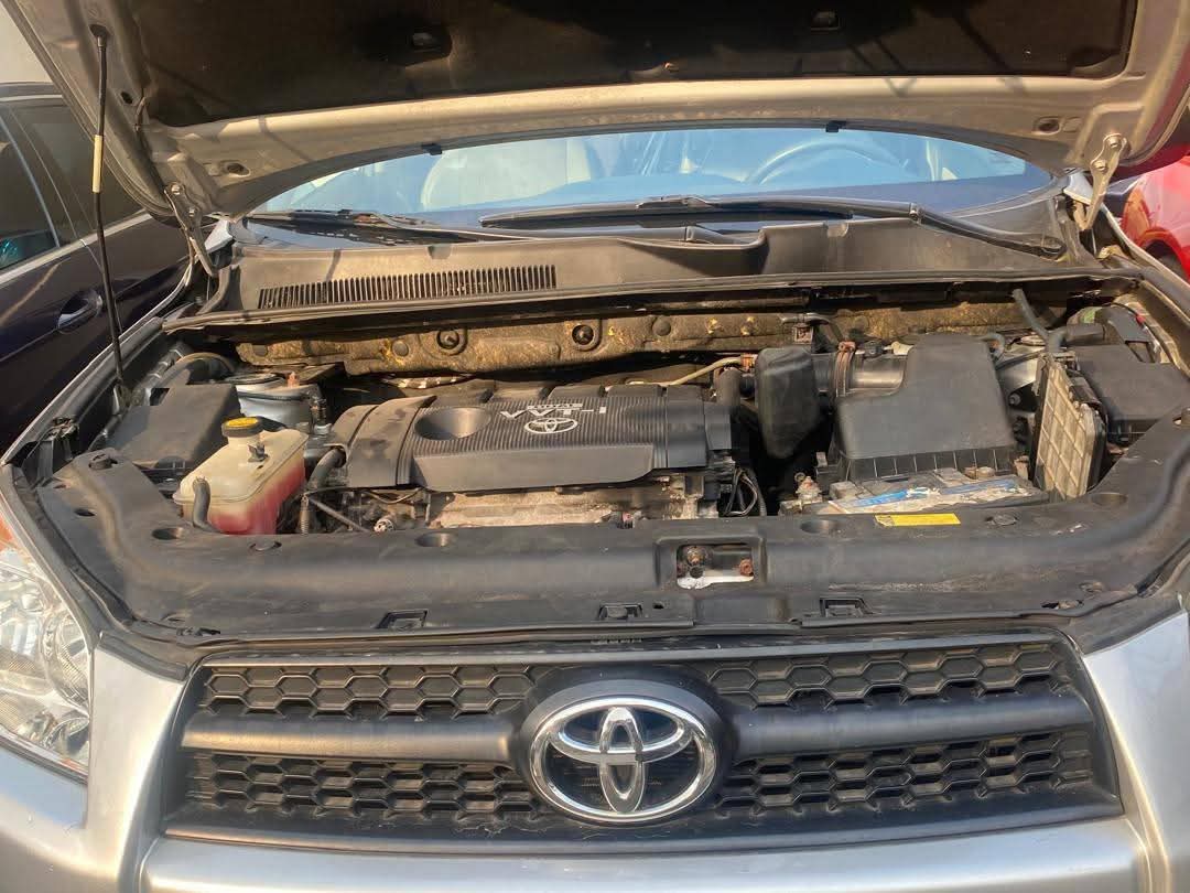 A picture of 2010 Toyota rav4