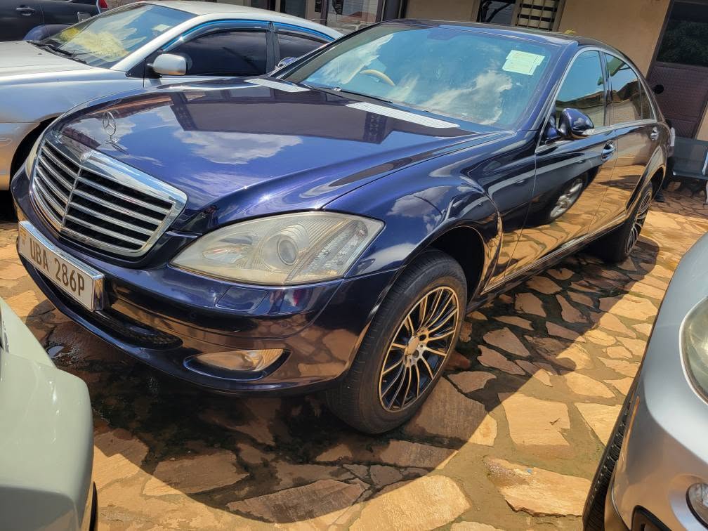 A picture of Mercedes Benz e350
