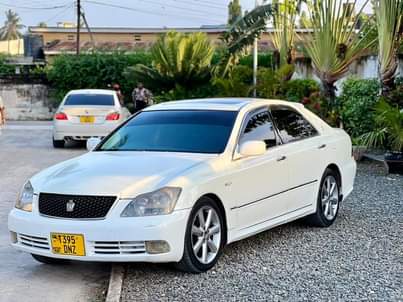 A picture of Toyota CROWN ATHLETE