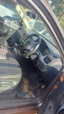 A picture of 2014 Vw Toureg Cream