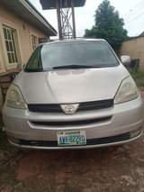 A picture of Toyota sienna
