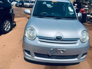 A picture of Toyota Sienta