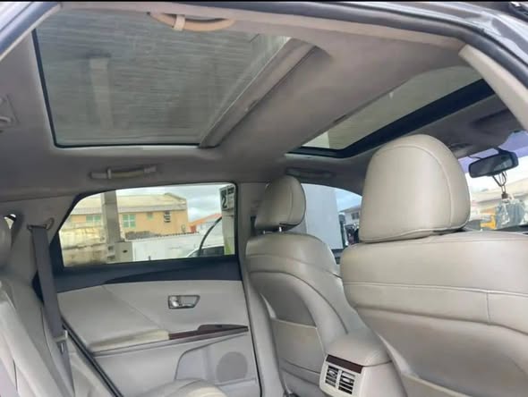 A picture of AWOOF AWOOF AWOOF AWOOF AWOOF 010 venza 4plug xle Double