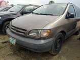 A picture of CLEAN 2001 MODEL TOYOTA SIENNA
