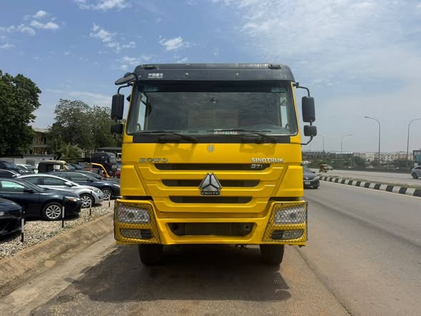 A picture of Howo sino truck 2010